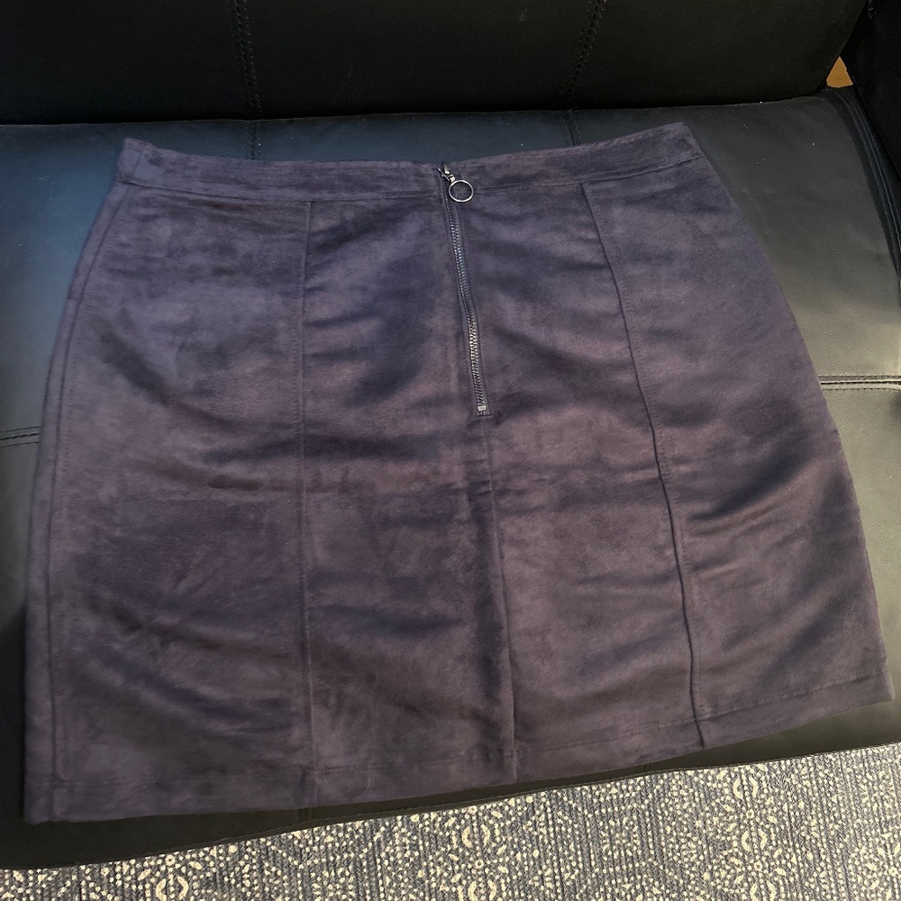 Suede black body con skirt